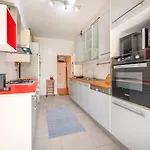 Guestready - Artsy Delight Near Parque Nacoes Apartment