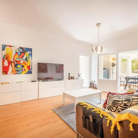 Guestready - Artsy Delight Near Parque Das Nacoes * Lisbon